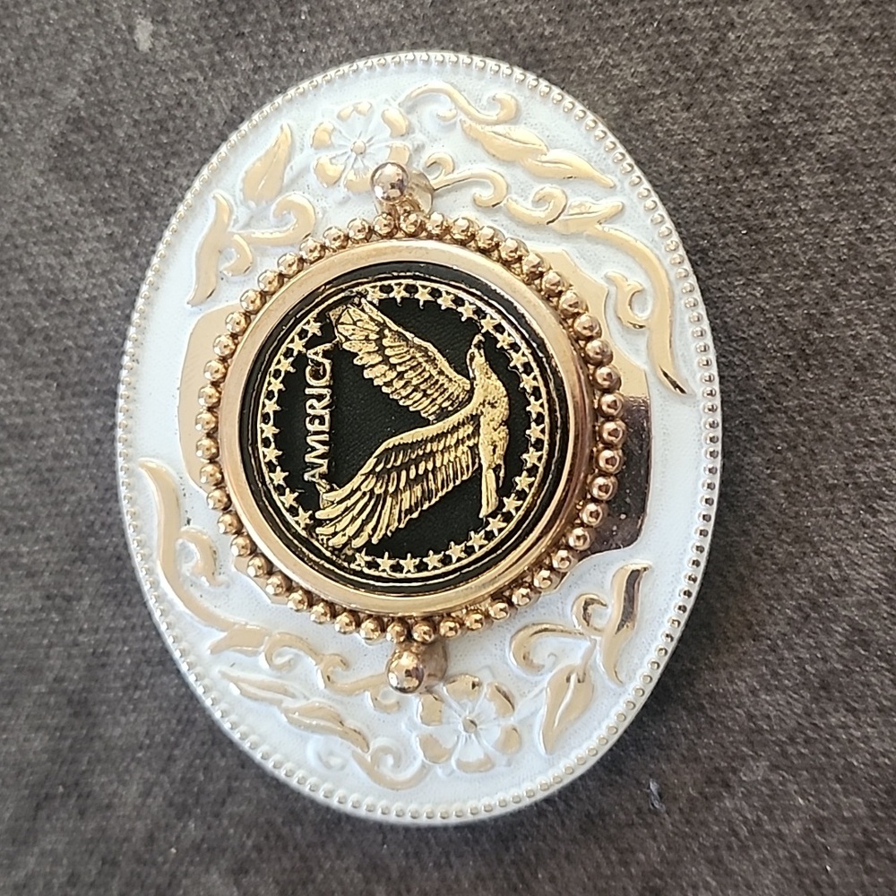 AMERICA AMERICAN EAGLE BIRD BELT BUCKLE